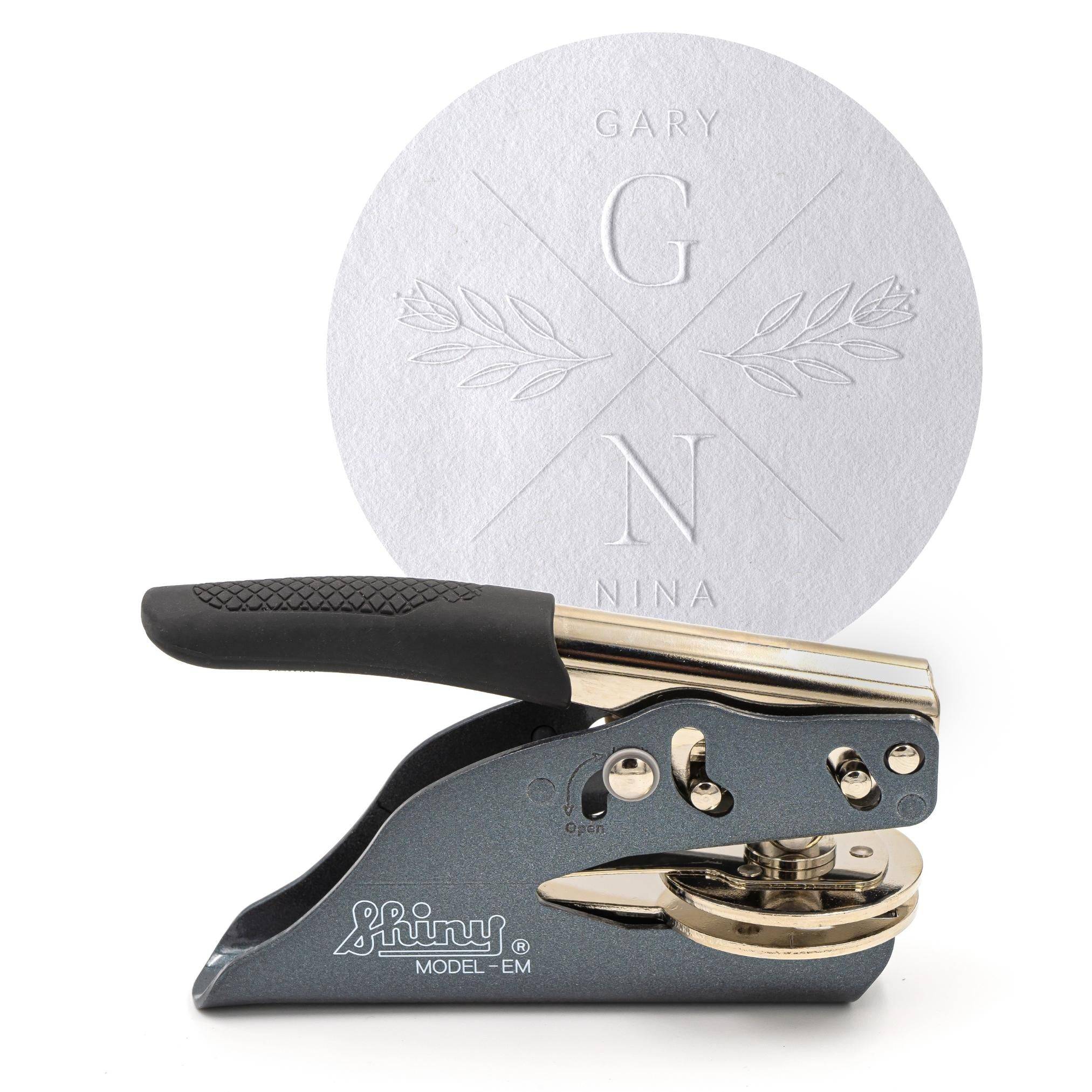 Personalisierter Prägestempel mit anpassbaren Initialen - Modell "Legacy" - Just Refine
